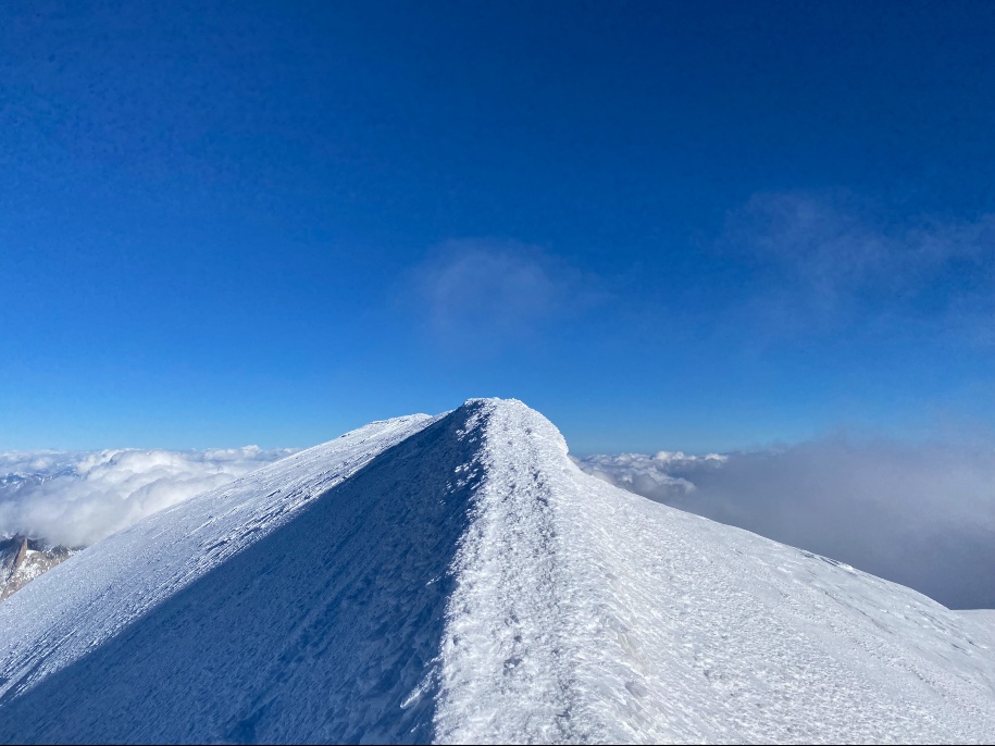 One Shot  : Ascension du Mont Blanc à la journée 9