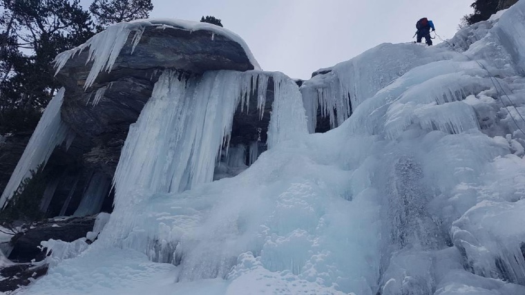 Cascade de glace : une journée d'initiation réussie en Maurienne !